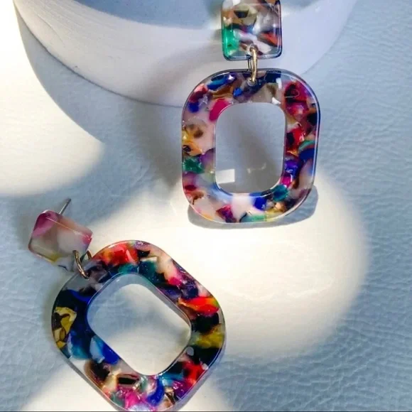 3/$30 ❤️ Acetate Resin Earrings - Picture 3 of 3